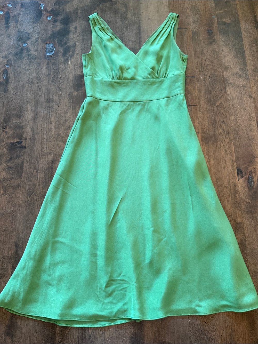J.Crew Sophia 100% Silk Midi Dress Green V-Neck Pleated Empire Waist Size 2P